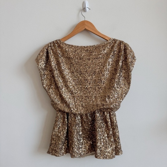 ALICE + OLIVIA • Barret Sequin Blouson Top in Gold - Picture 9 of 13